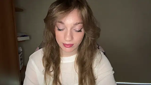 Alisa baby fox online show from 21, 2, 2026