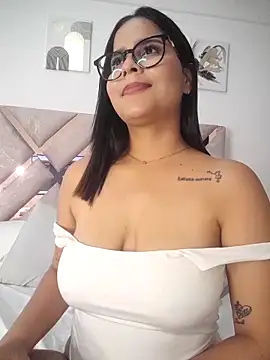 Scarlet-Noir25 online show from 13, 12, 2025