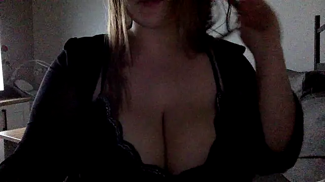 Blue-Coxy online show from 15, 12, 2025