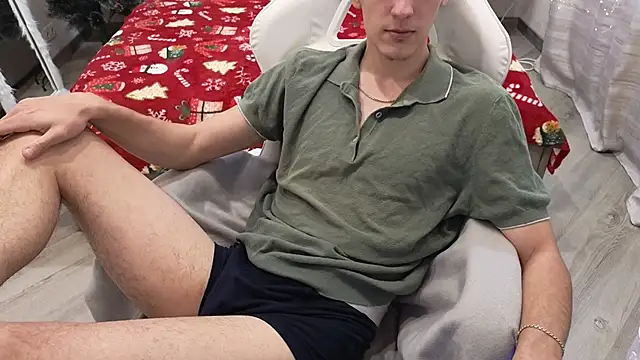 Snapshot of MoonlinSkinn chatting on 21, 12, 2025 MoonlinSkinn online show from 21, 12, 2025