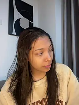 Snapshot of KarolRojas_22 chatting on 8, 6, 2026 KarolRojas 22 online show from 8, 6, 2026