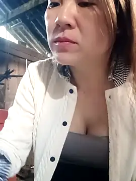 Snapshot of Lily-ross22 chatting on 14, 12, 2025 Lily-ross22 online show from 14, 12, 2025