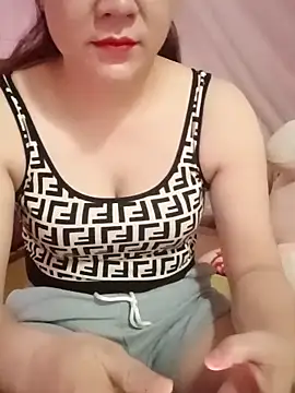 Lily-ross22 online show from 11, 6, 2026