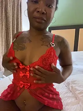 Snapshot of tonyatranise chatting on 8, 4, 2026 tonyatranise online show from 8, 4, 2026