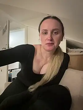 TomilaSi online show from 22, 7, 2026
