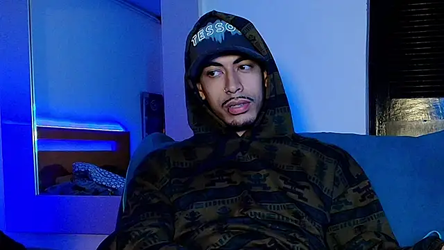 Snapshot of Da_usma00 chatting on 18, 12, 2025 Da usma00 online show from 18, 12, 2025