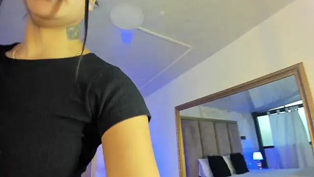 MelissaGill  online show from 5, 12, 2025