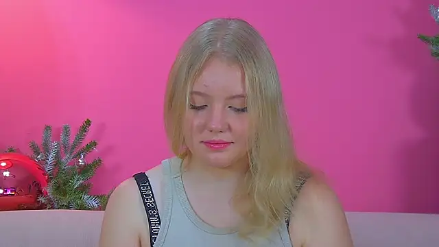 Snapshot of EmilyEvanse chatting on 22, 12, 2025 EmilyEvanse online show from 22, 12, 2025