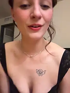 Snapshot of lilliabloom chatting on 21, 12, 2025 lilliabloom online show from 21, 12, 2025