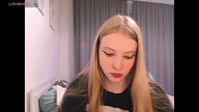 Snapshot of _Milana_Sparkl75_ chatting on 29, 11, 2025 Milana Sparkl75 online show from 29, 11, 2025