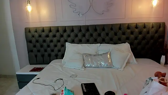 Snapshot of carol_69 chatting on 21, 12, 2025 carol 69 online show from 21, 12, 2025