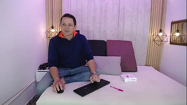 DaniyMel online show from 4, 2, 2026