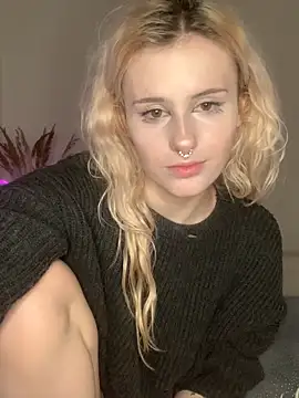 MilaElin online show from 4, 12, 2025