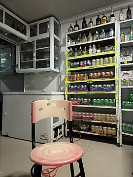 OliverWest04 online show from 18, 5, 2026