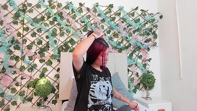 CharlotteBlossom online show from 18, 12, 2025