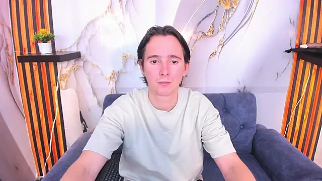 Aaron LatinMen2 online show from 4, 12, 2025