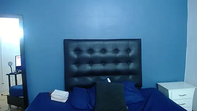 Snapshot of naughty_bigass_18 chatting on 20, 12, 2025 naughty bigass 18 online show from 20, 12, 2025