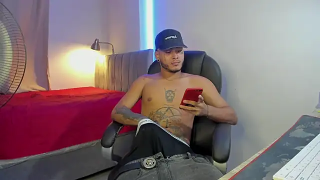 Snapshot of master_evil07 chatting on 3, 12, 2025 master evil07 online show from 3, 12, 2025