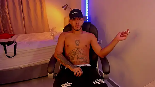 Snapshot of master_evil07 chatting on 17, 12, 2025 master evil07 online show from 17, 12, 2025