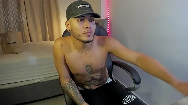 Snapshot of master_evil07 chatting on 21, 12, 2025 master evil07 online show from 21, 12, 2025