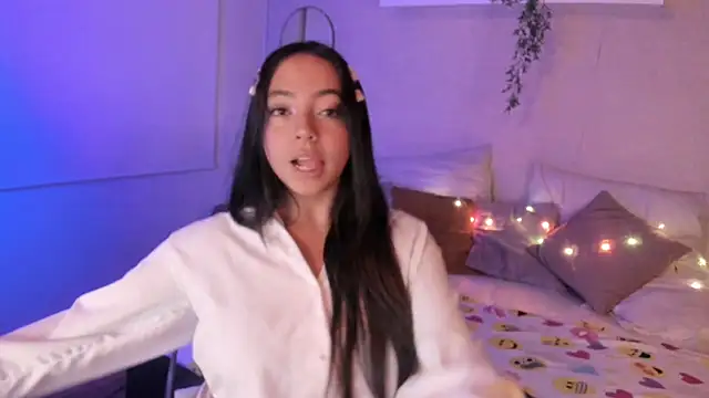 Laraa Rouss  online show from 23, 12, 2025