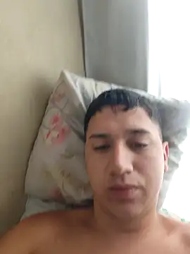 Alvarezz0202 online show from 12, 2, 2026