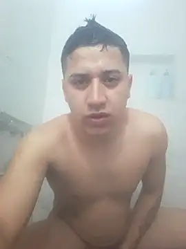 Alvarezz0202 online show from 24, 6, 2026