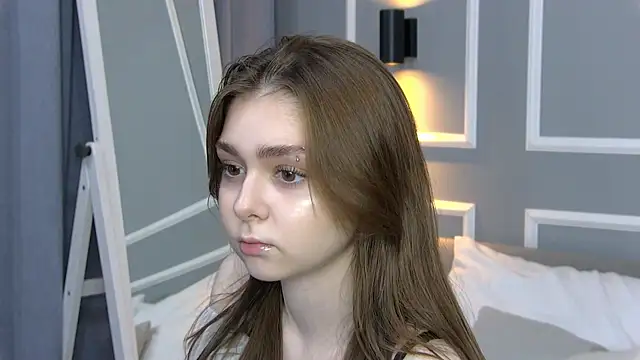 NatalieCroft online show from 5, 12, 2025