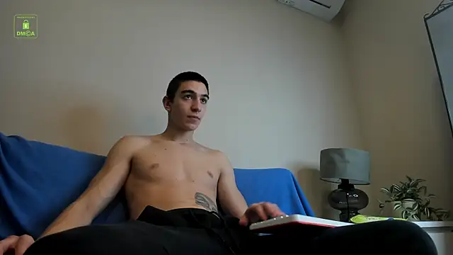 Snapshot of Johny_Travolta chatting on 19, 12, 2025 Johny Travolta online show from 19, 12, 2025