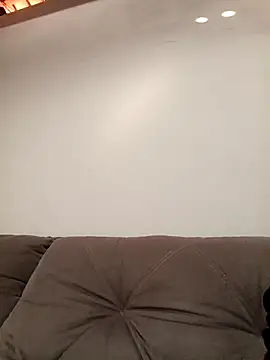 Snapshot of Cugulosojmbv chatting on 17, 12, 2025 Cugulosojmbv online show from 17, 12, 2025