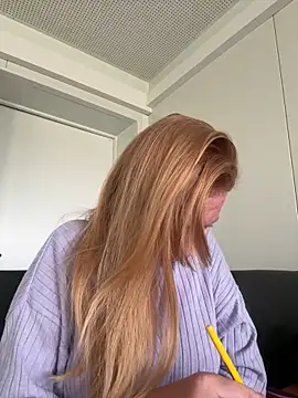 Snapshot of JenyJansy chatting on 17, 12, 2025 JenyJansy online show from 17, 12, 2025