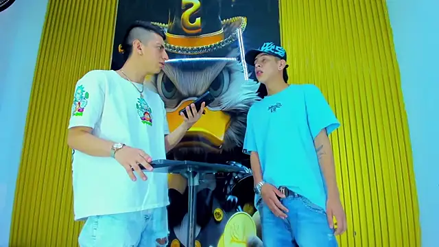 Snapshot of twink_scott_ chatting on 19, 12, 2025 twink scott online show from 19, 12, 2025