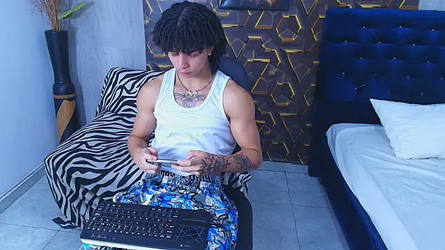 Snapshot of kim_curlyy chatting on 4, 6, 2026 kim curlyy online show from 4, 6, 2026