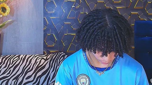 Snapshot of kim_curlyy chatting on 17, 6, 2026 kim curlyy online show from 17, 6, 2026