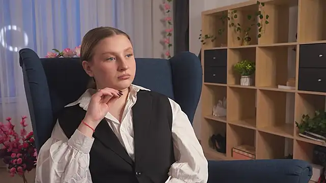 RemediosStrekas online show from 5, 12, 2025