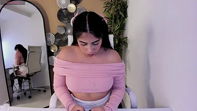 luna cute   online show from 6, 5, 2026