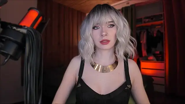 Snapshot of Mistress_Iris chatting on 21, 12, 2025 Mistress Iris online show from 21, 12, 2025