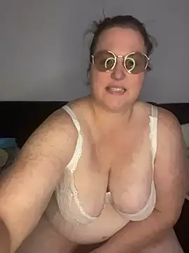 bea french curvy online show from 9, 4, 2026