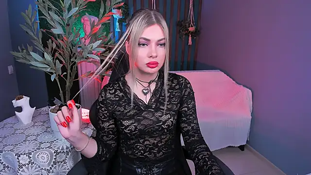 Snapshot of HyileyClark chatting on 7, 3, 2026 HyileyClark online show from 7, 3, 2026