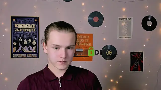 Snapshot of leo_void chatting on 2, 12, 2025 leo void online show from 2, 12, 2025