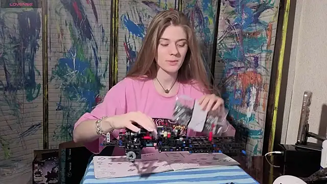 Adell Love online show from 26, 5, 2026