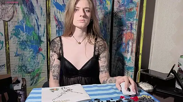 Adell Love online show from 31, 5, 2026