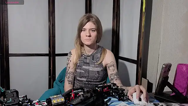 Snapshot of Adell_Love chatting on 10, 6, 2026 Adell Love online show from 10, 6, 2026