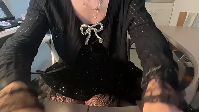 Snapshot of sam_in_transition chatting on 21, 12, 2025 sam in transition online show from 21, 12, 2025