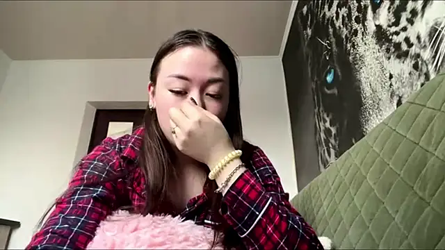 CurietHana1 online show from 17, 12, 2025