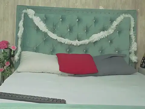 Apriil Sweett online show from 3, 12, 2025