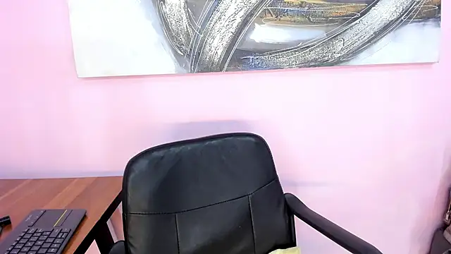 Snapshot of samanta-fox chatting on 18, 12, 2025 samanta-fox online show from 18, 12, 2025