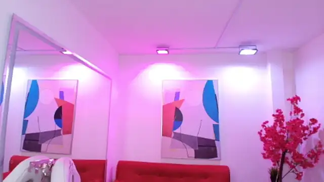 Snapshot of Bunnie_t18 chatting on 17, 12, 2025 Bunnie t18 online show from 17, 12, 2025