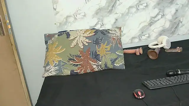 Snapshot of SexyZuluBarbie chatting on 27, 5, 2026 SexyZuluBarbie online show from 27, 5, 2026