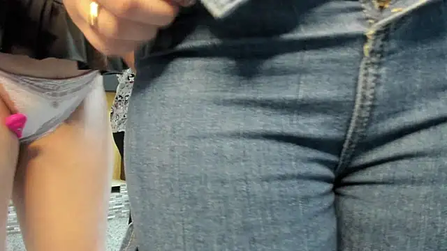 secret-roomies online show from 17, 3, 2026